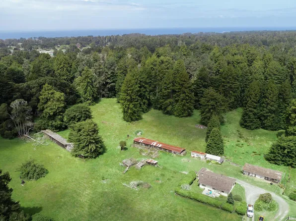 21600 Hellman Ln, Fort Bragg, CA 95437