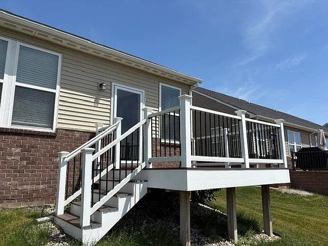 582 Ivyland St — Photo 20