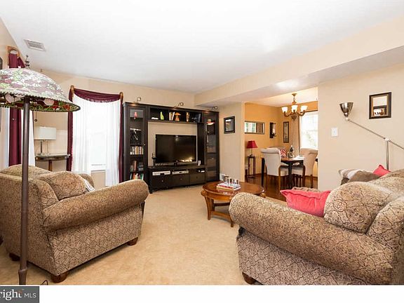 2nd image of 37 Cambridge Ct