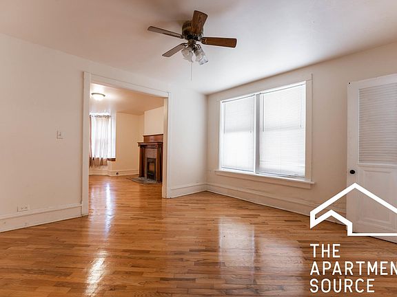 2nd image of 1042 W Newport Ave #G
