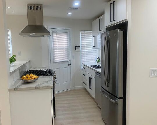 5th image of 1258 N Detroit St #1258
