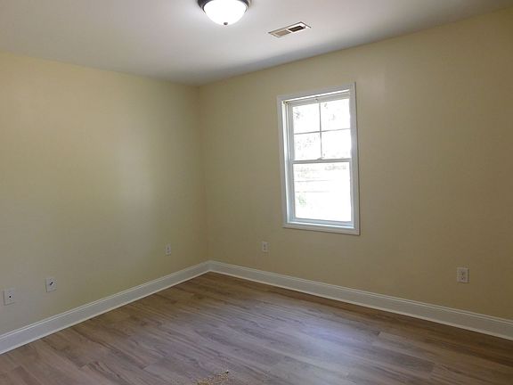 5th image of 308 Daniels St