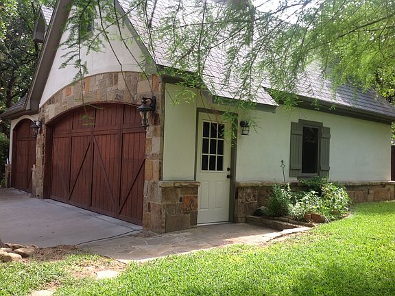3car garage with guesthouse