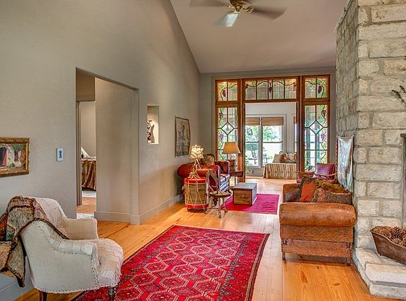 4th image of 147 Little Bend Dr