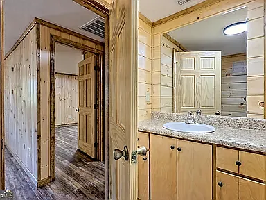 2 bed, 750 sqft, $1,500 — Photo 4