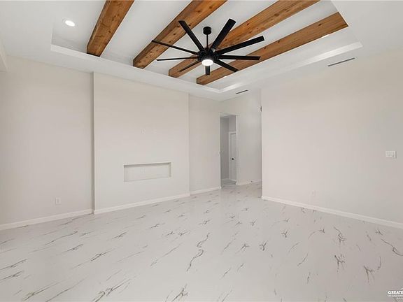 3rd image of 3901 La Paloma Dr