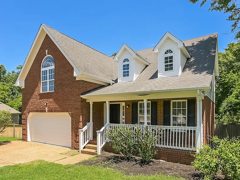 704 Parrish Point — Photo 4