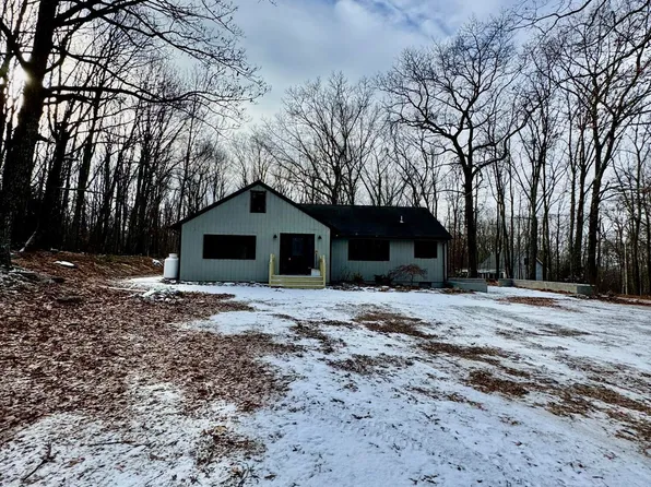 3273 Heights Dr, East Stroudsburg, PA 18302