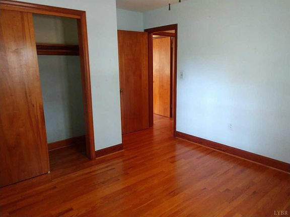 5th image of 2230 Mimosa Dr