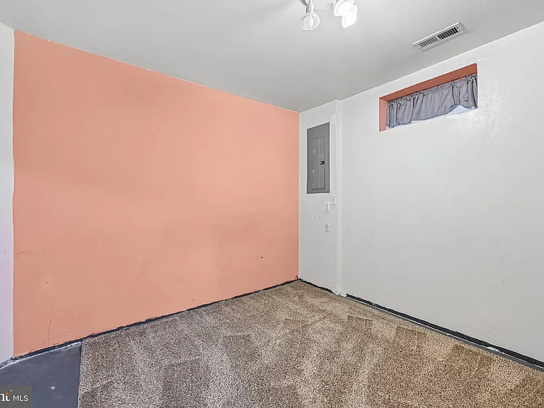 1724 Emory St — Photo 40
