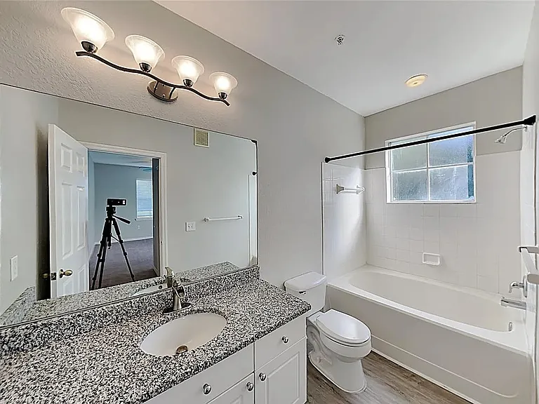 18001 Richmond Place Dr #420 — Photo 3
