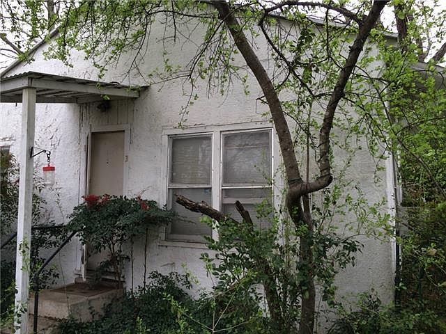 2nd image of 509 Lockhart Dr