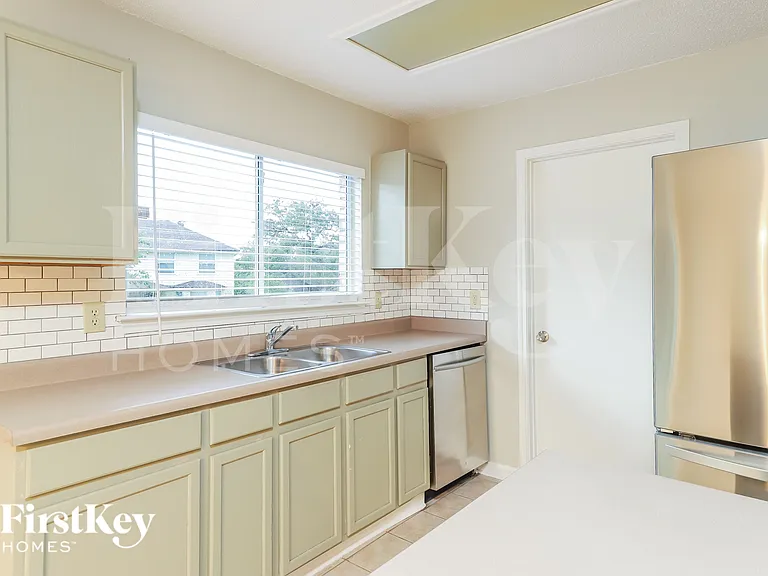 15975 Tampke Pl — Photo 6
