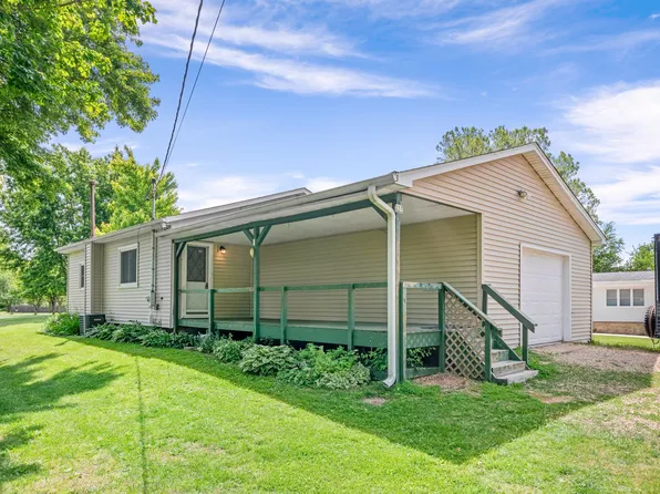 237 Chapman St, Paw Paw, IL 61353