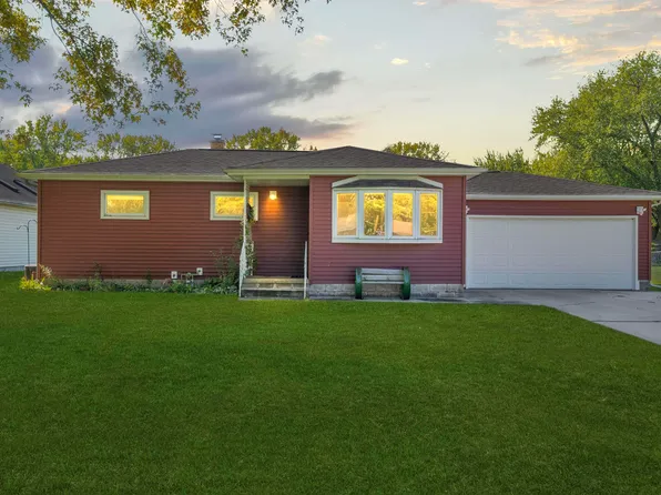 307 3rd St, Washburn, IA 50702