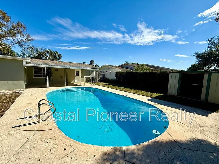 3944 E Eden Roc Cir — Photo 23