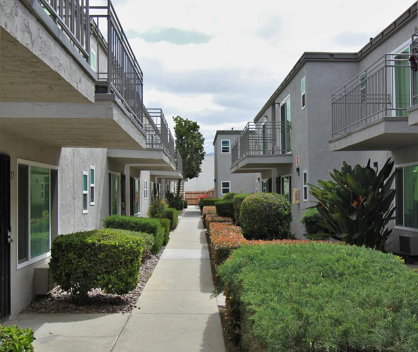 Anniversary Apartments — Photo 4