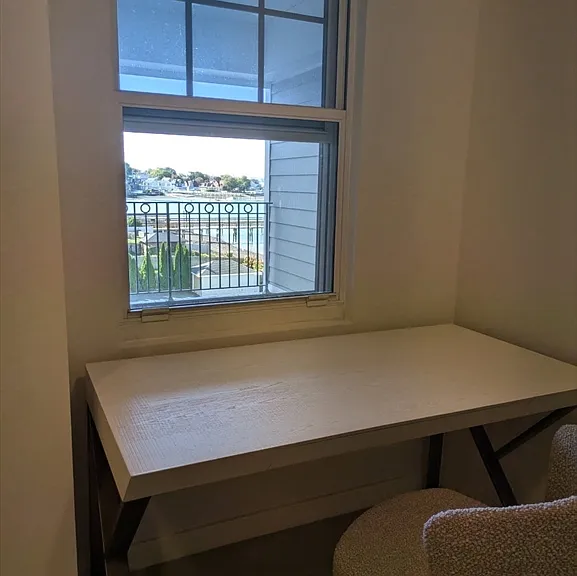 550 Pleasant St #404 — Photo 6
