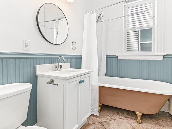 3rd image of 47 Lowry Ave NE #1