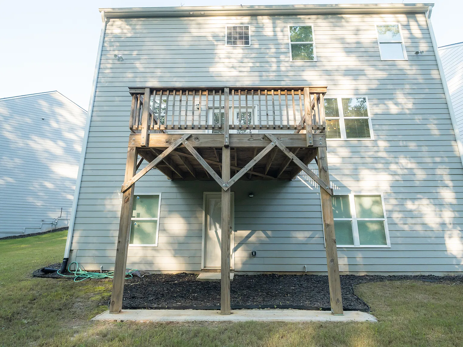 490 Barnwood Ln — Photo 4