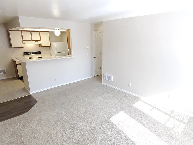 Parkwood Pointe Apartments — Photo 64