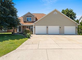 1584 Van Rd, Green Bay, WI 54311