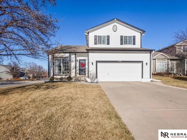18648 N Cir, Omaha, NE 68135