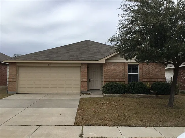 4 bed, 2.0 bath, 1764 sqft, $2,090 — Photo 1