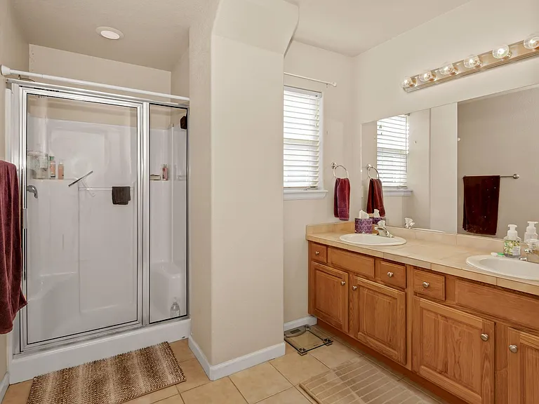 1115 Trask Hts — Photo 5