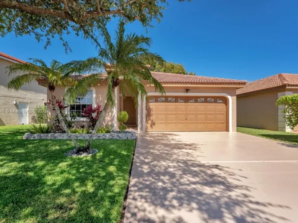 611 NW 182nd Way, Pembroke Pines, FL 33029