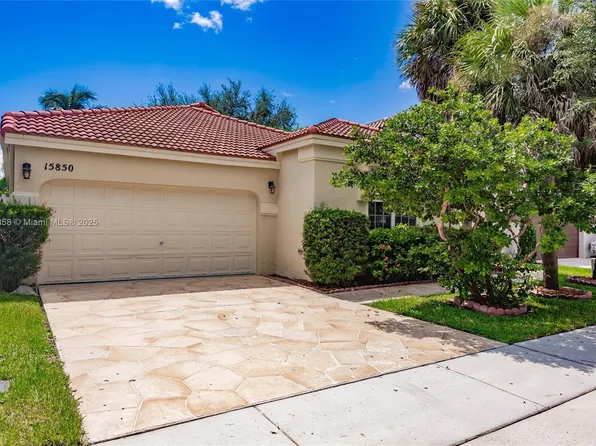 15850 NW 11th St, Pembroke Pines, FL 33028