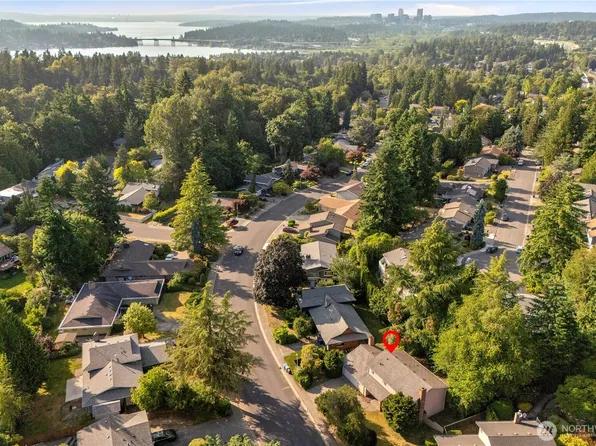 5014 122nd Avenue SE, Bellevue, WA 98006