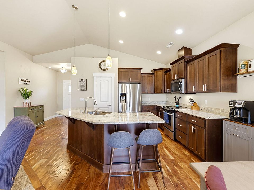 1st image of 1051 Compton Way