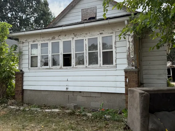 2305 E Eldorado St, Decatur, IL 62521