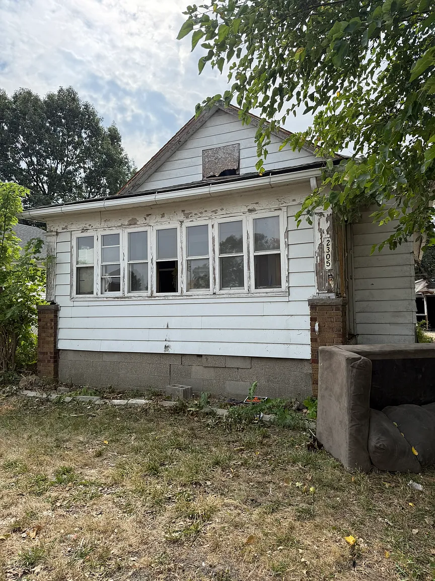 2305 E Eldorado St photo 1