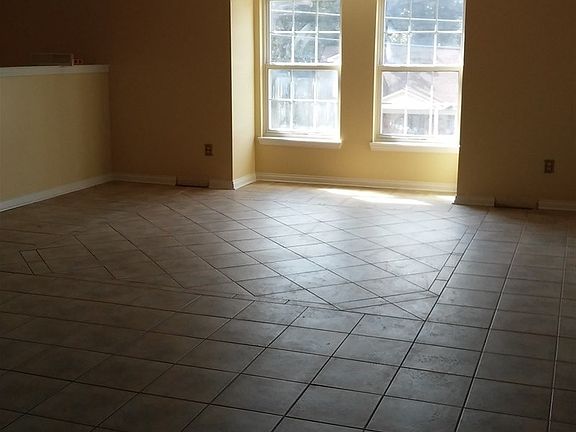 2nd image of 165 Skyline Dr