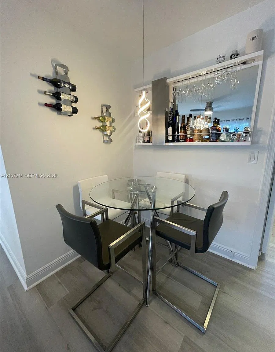 Sweet-El Condo — Photo 2