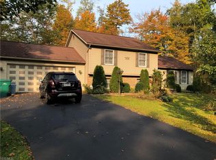 14242 Chagrin Woods Dr, Newbury, OH 44065