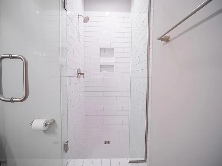 Main Floor Bath/Walk-in Shower