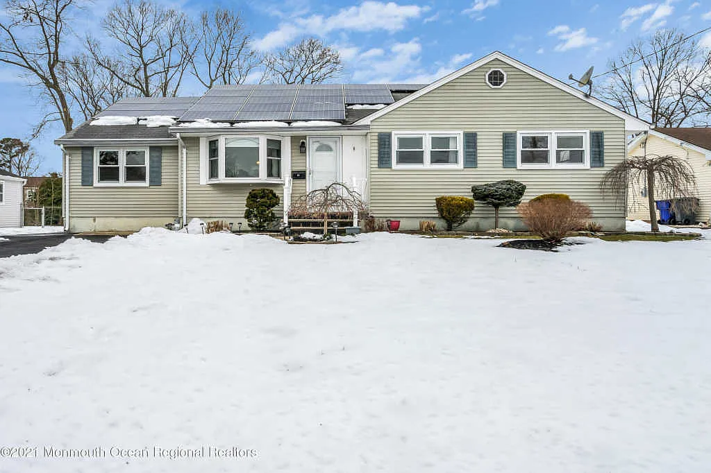 18 Laurelhurst Dr photo 1