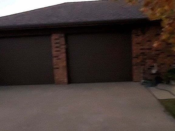 4th image of 201 S Mackenzie Ave