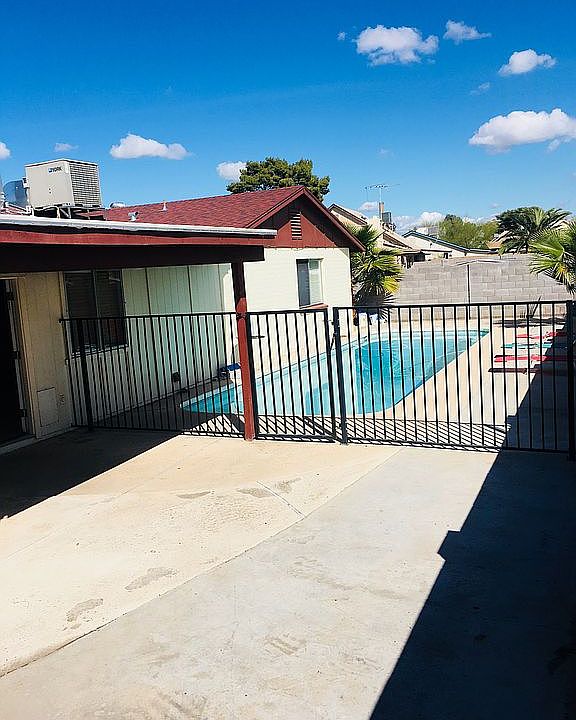 2nd image of 6439 W Sunnyslope Ln