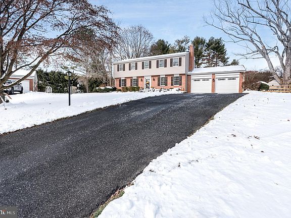 2nd image of 1500 Dundee Ct