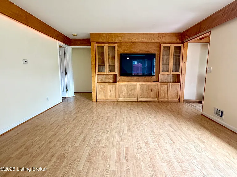 708 Grant Ave — Photo 2