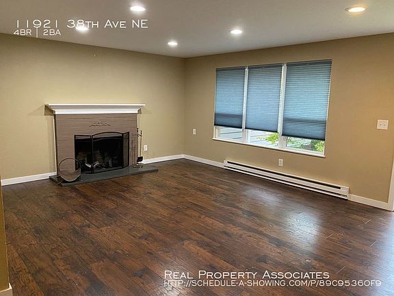 4th image of 11921 38th Ave NE