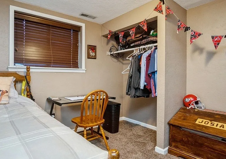 1736 E Tramway Dr — Photo 12