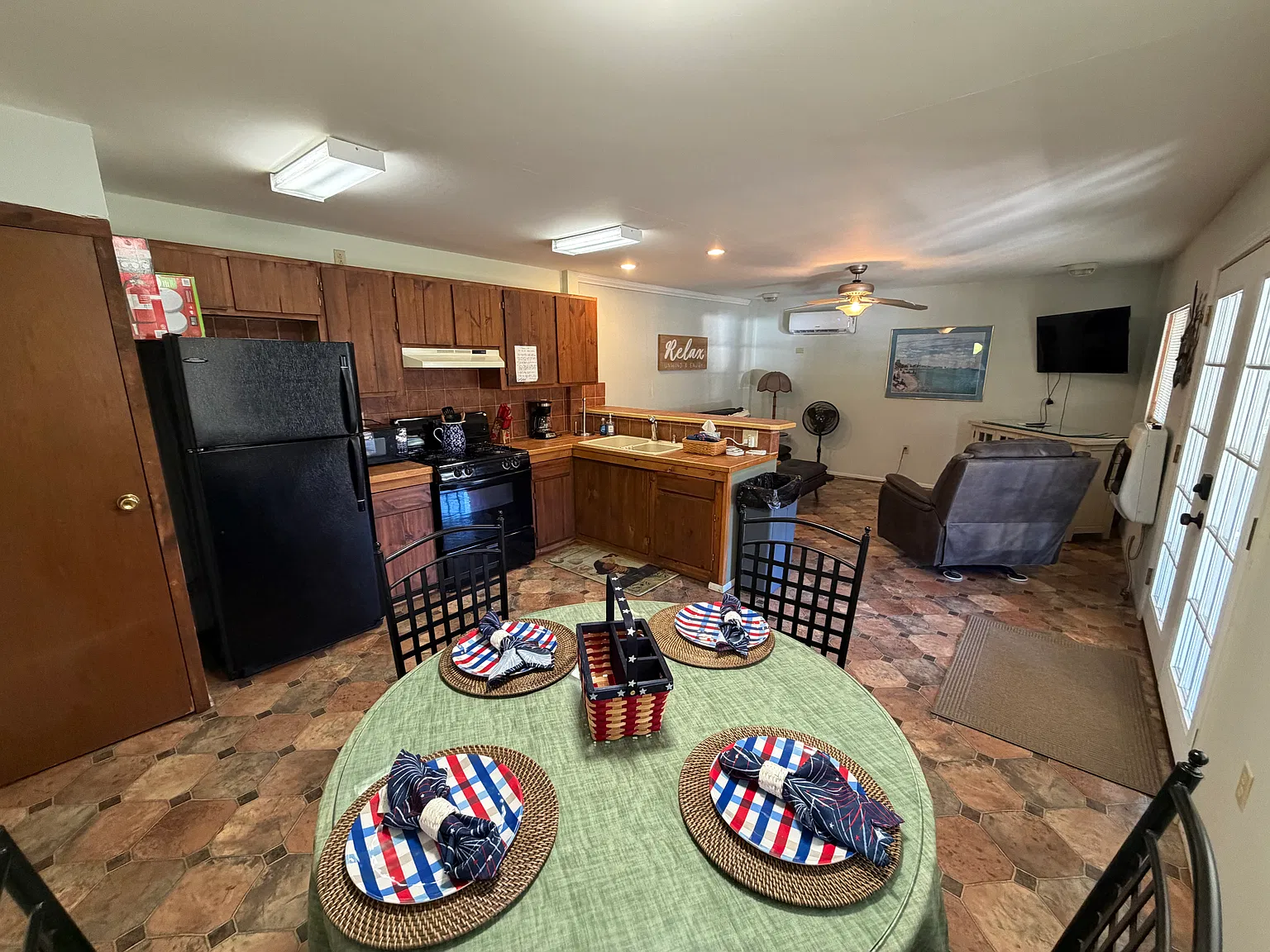 1 bed, 875 sqft, $1,625 — Photo 2