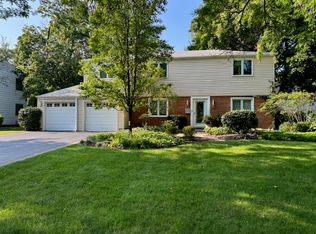1256 Hackberry Rd, Deerfield, IL 60015
