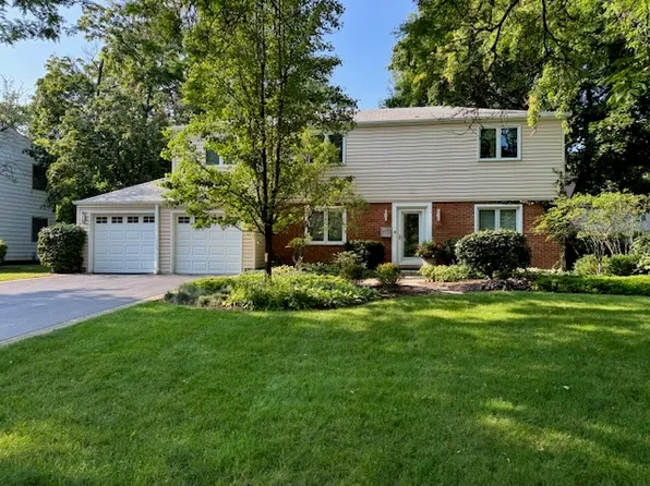 1256 Hackberry Rd, Deerfield, IL 60015