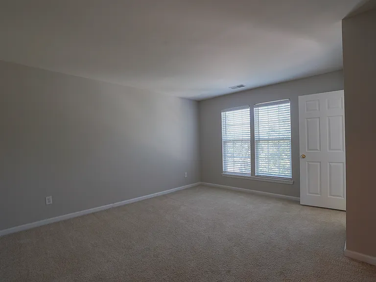 6021 Queens Walk Ct — Photo 9